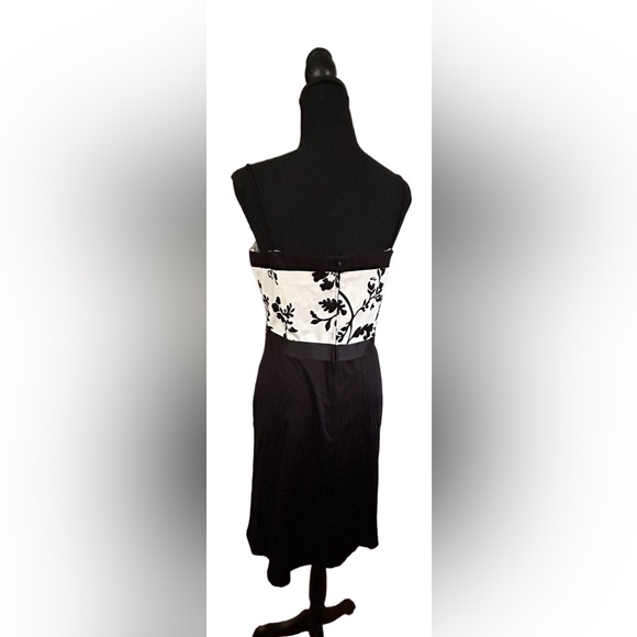 🖤GORGEOUS JESSICA HOWARD DRESS! NEUTRAL BLACK & WHITE! STUNNING 🖤 - Picture 10 of 16